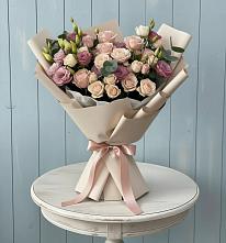 Букет цветов из:  Розы и Лизиантусы в Ветлуге