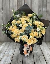 Букет цветов из:  Розы и Лизиантусы в Ветлуге