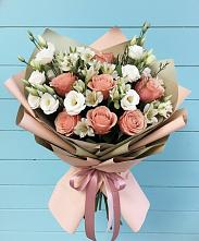 Букет цветов из:  Розы, Альстромерии и Лизиантусы в Ветлуге