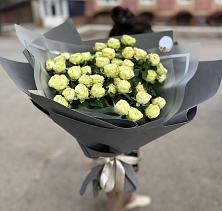 Букет Белые кустовые розы Солинеро в Ветлуге
