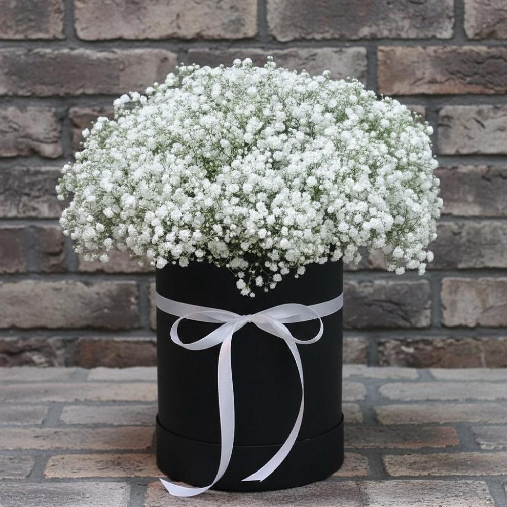 Цветочная композиция из Гипсофила в шляпной коробке в Ветлуге