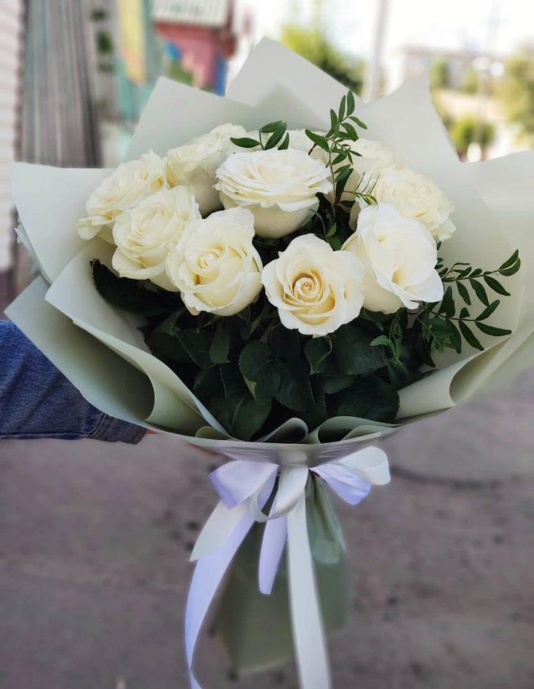 Букет Белые розы Проуд в Ветлуге