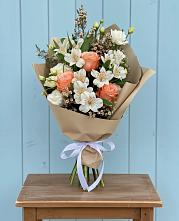 Букет цветов из:  Альстромерии, Лизиантусы, Розы и Хризантемы #REPLACE_PRED# Ветлуге