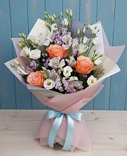 Букет цветов из:  Лизиантусы, Розы, Альстромерии и Гипсофила в Ветлуге