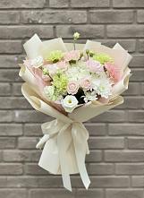 Букет цветов из:  Гвоздики, Розы, Лизиантусы и Хризантемы #REPLACE_PRED# Ветлуге