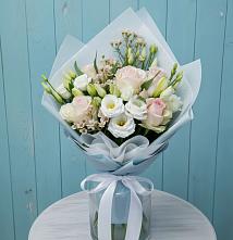 Букет цветов из:  Розы и Лизиантусы в Ветлуге