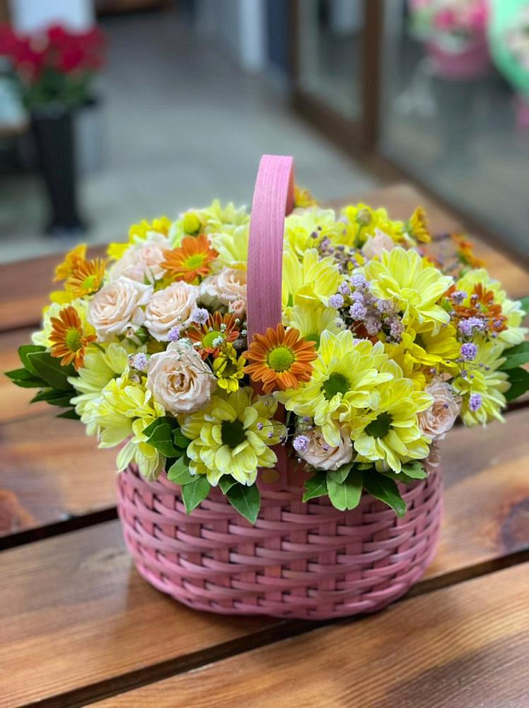 Цветочная композиция из Хризантемы и Розы в корзине в Ветлуге