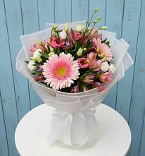 Букет цветов из:  Герберы, Альстромерии и Лизиантусы #REPLACE_PRED# Ветлуге